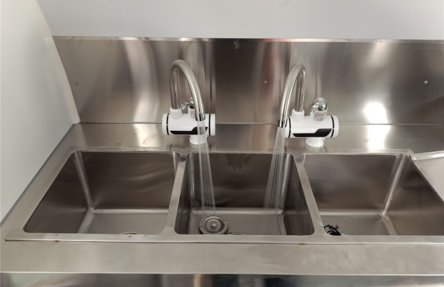 3 compartment water sink in the trailer
